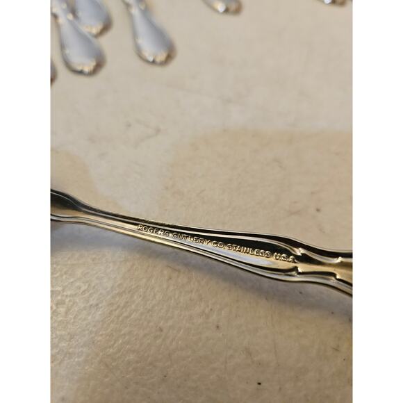 Lot of 33 Rogers Cutlery Stainless flatware silverware made in USA - Picture 5 of 5